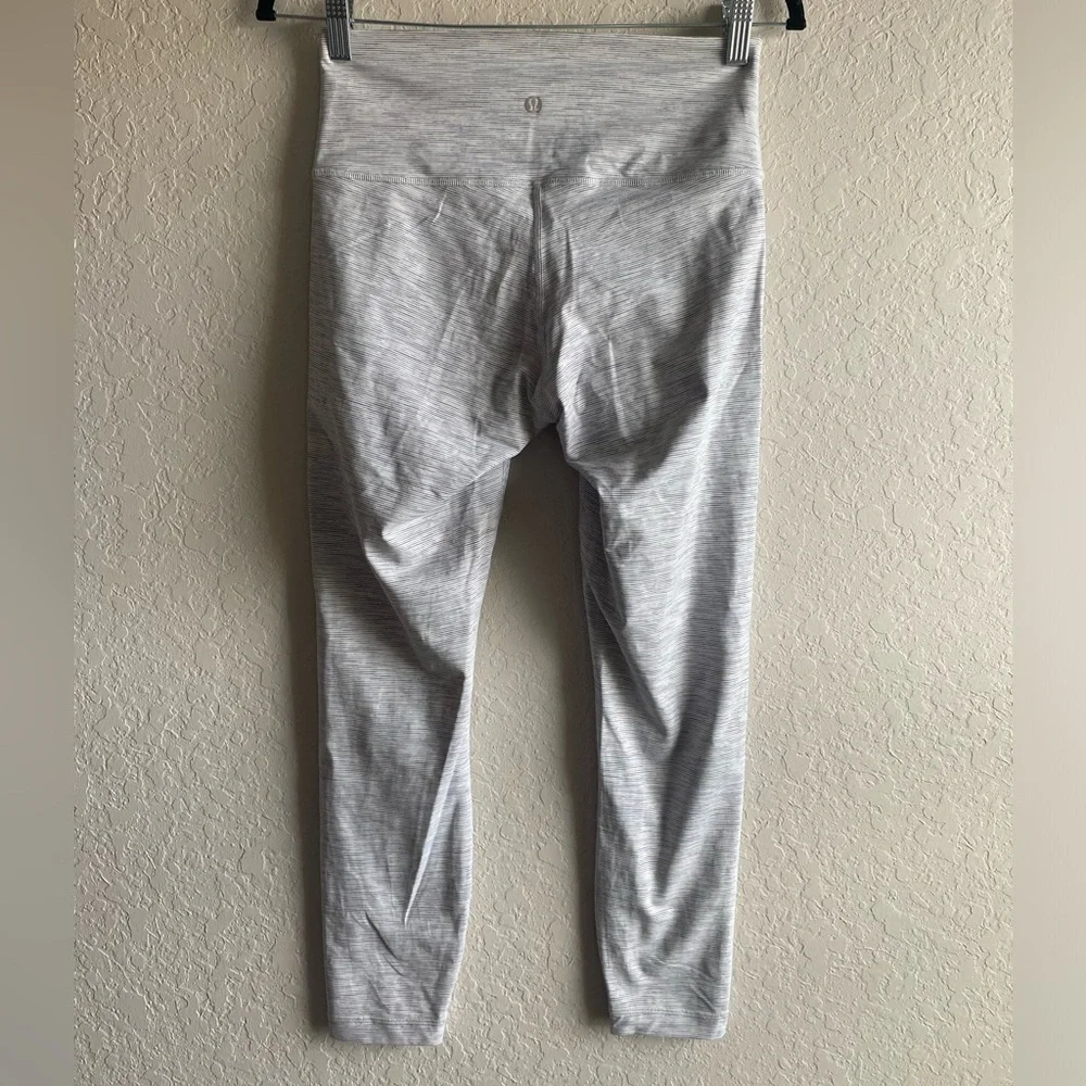Lululemon Wunder Under High-Rise 7/8 Tight *Luxtreme 25" ~ Size 8 - Picture 5 of 10